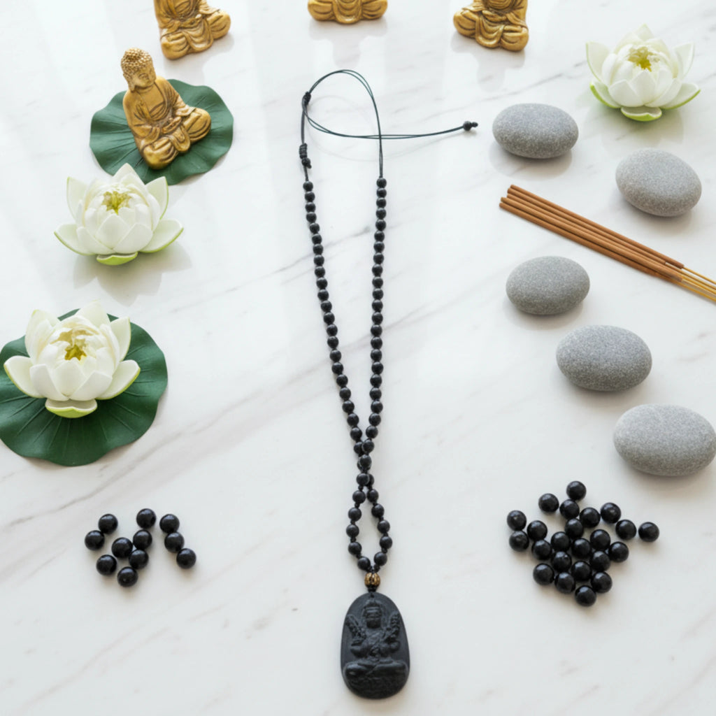 Collier mala obsidienne noire avec pendentif Bouddha gravé – vue de face