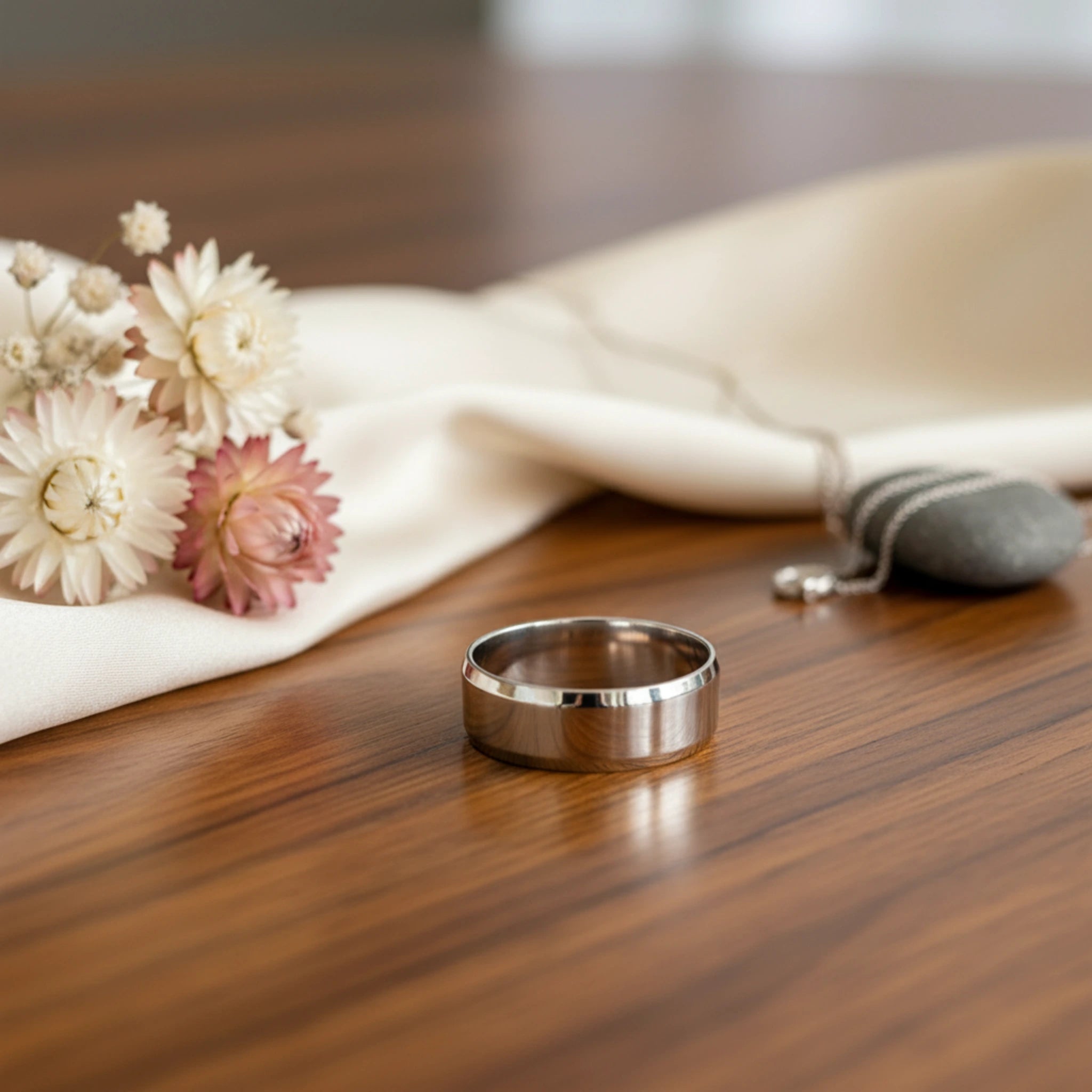 Bague "Miroir d'Acier" – L’Éclat du Minimalisme Pur