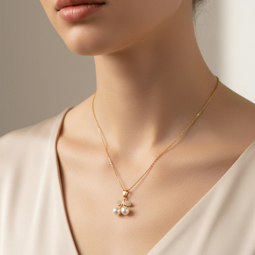 Collier Pendentif "Duo de Cerises" – Acier Inoxydable Doré & Perles