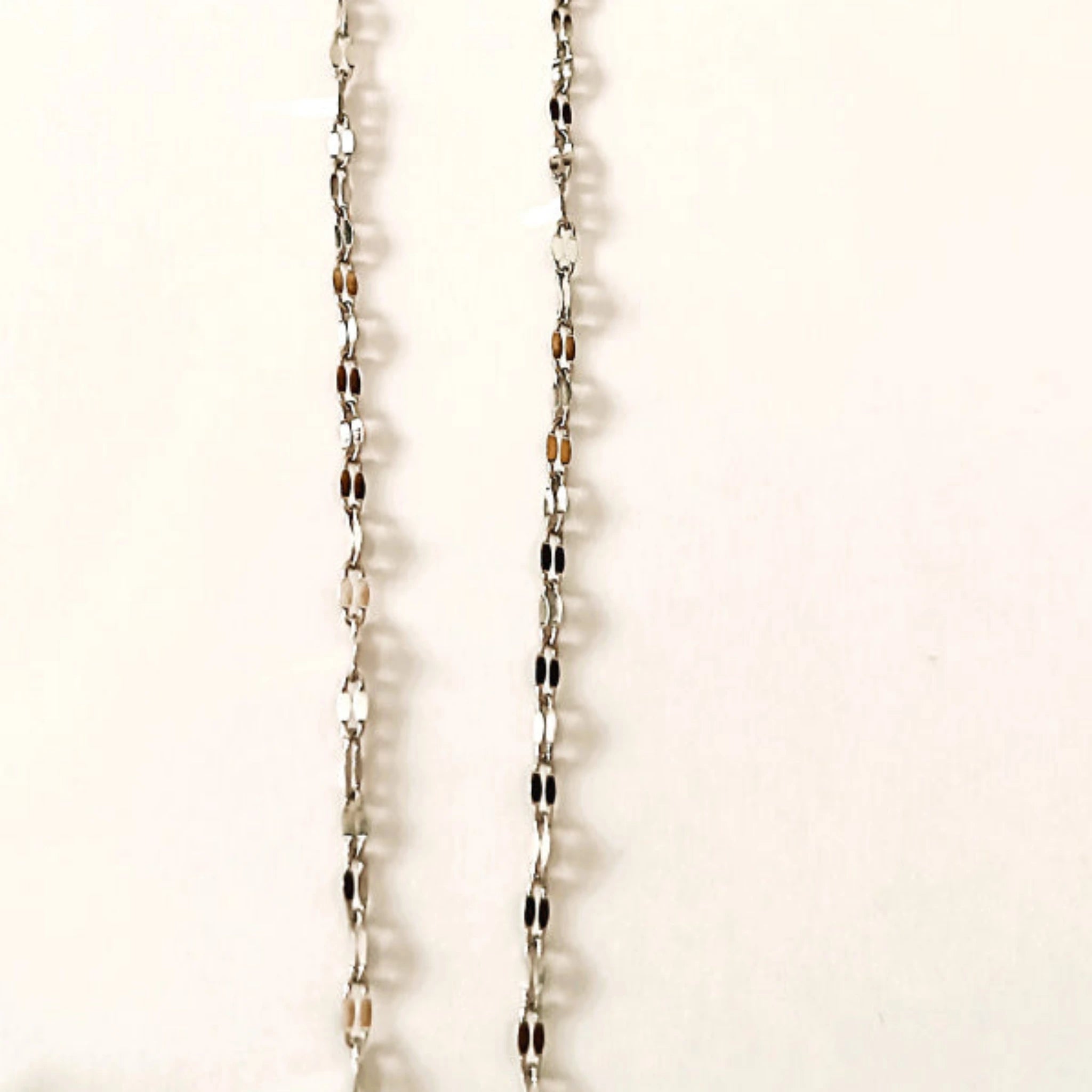 Détails du collier libellule en acier inoxydable