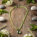 Collier Pendentif "Arbre de Vie Émeraude" – Cordon Vert Néon