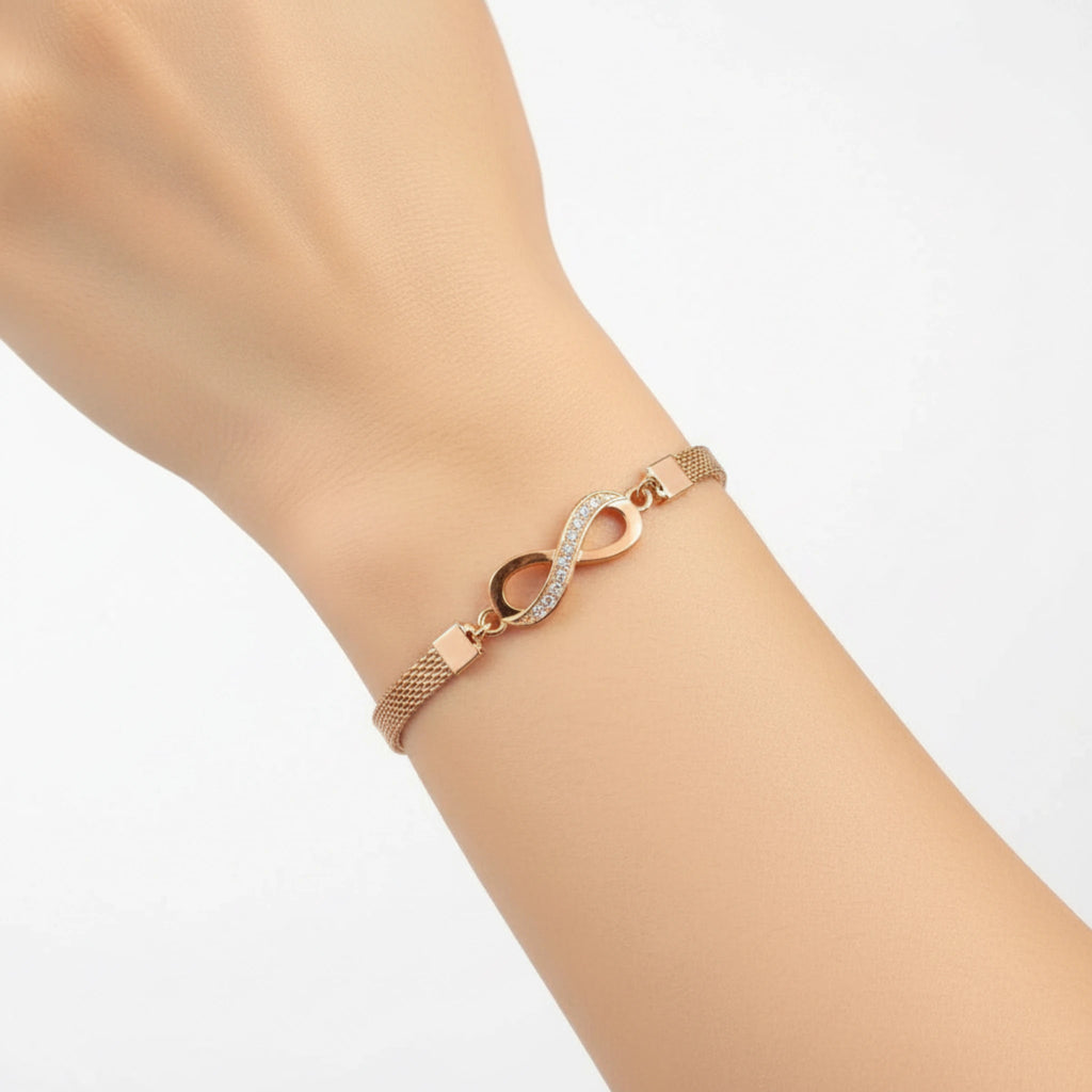 Bracelet "Infini Scintillant" doré – L'Amour Éternel au Poignet