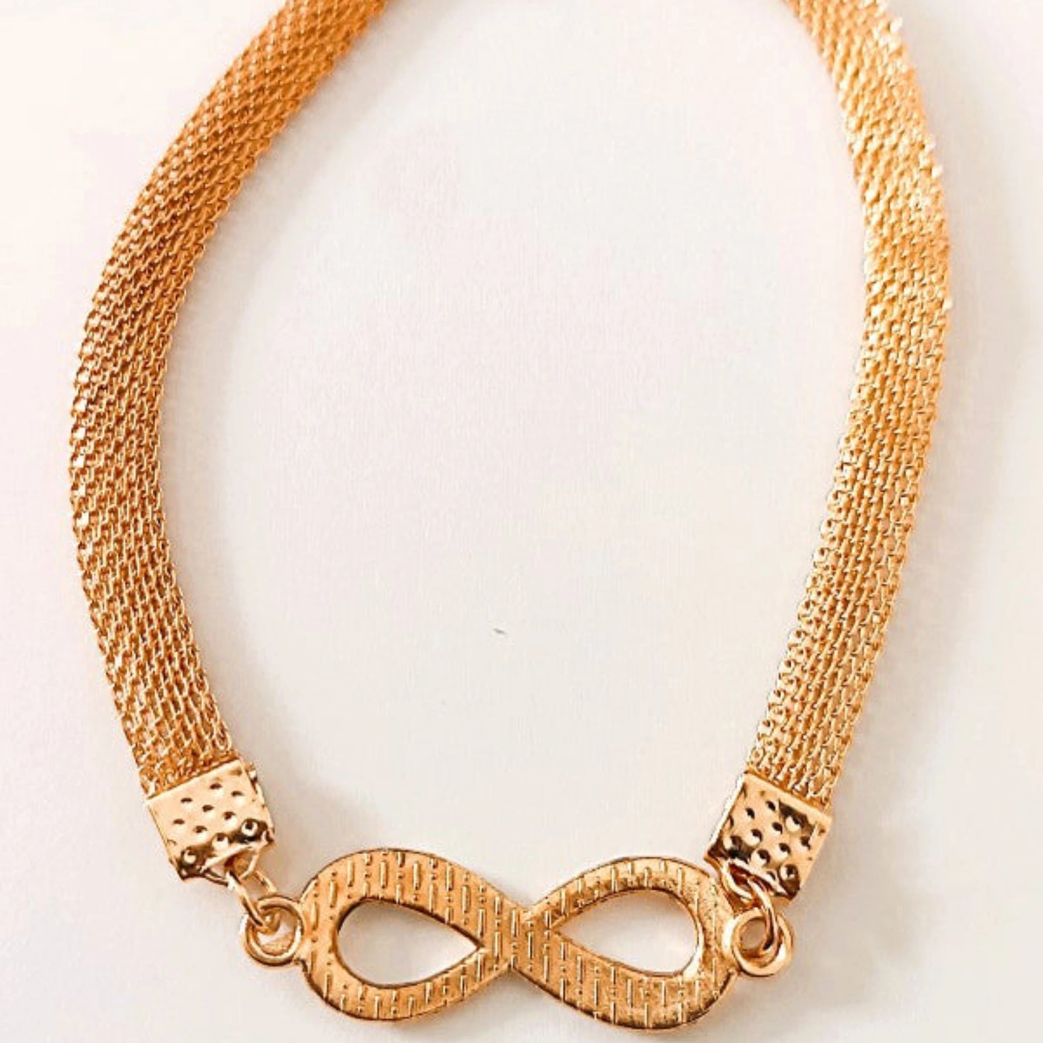 Bracelet "Infini Scintillant" doré – L'Amour Éternel au Poignet
