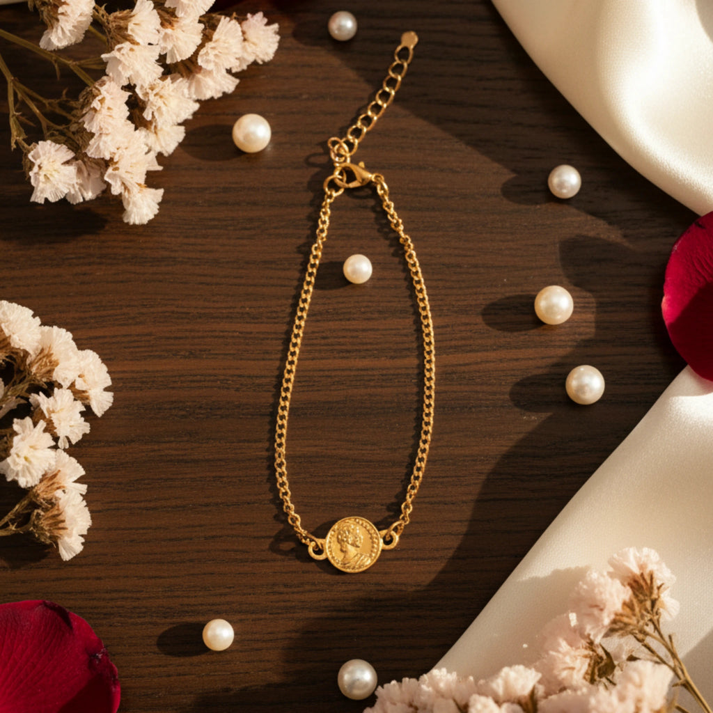 Bracelet Médaille "Monnaie Antique" – Chaîne Dorée Élégante