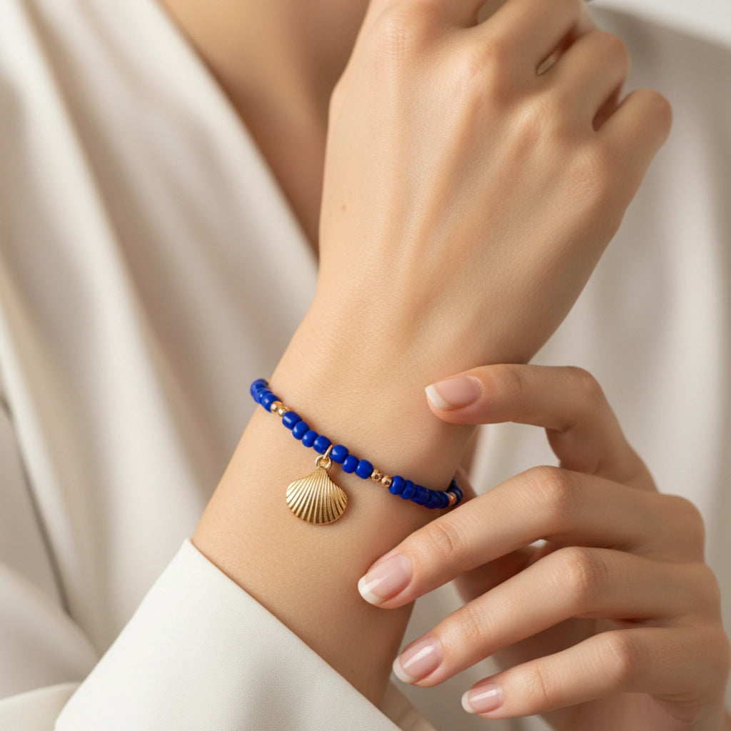 Bracelet "Riviera" – Perles Bleu Cobalt & Charme Coquillage