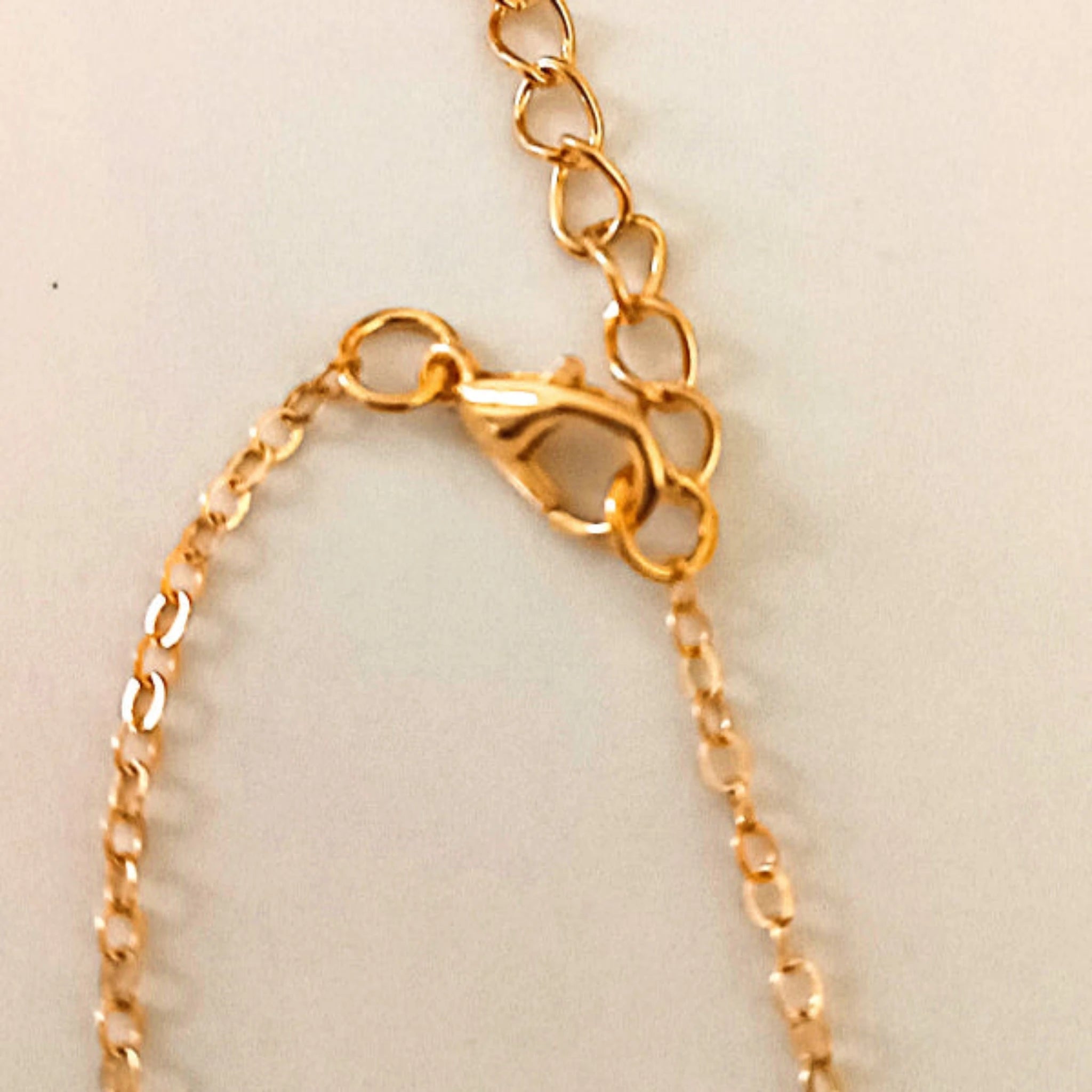 Bracelet "Aura Papillon" – Finesse et Cristaux Scintillants