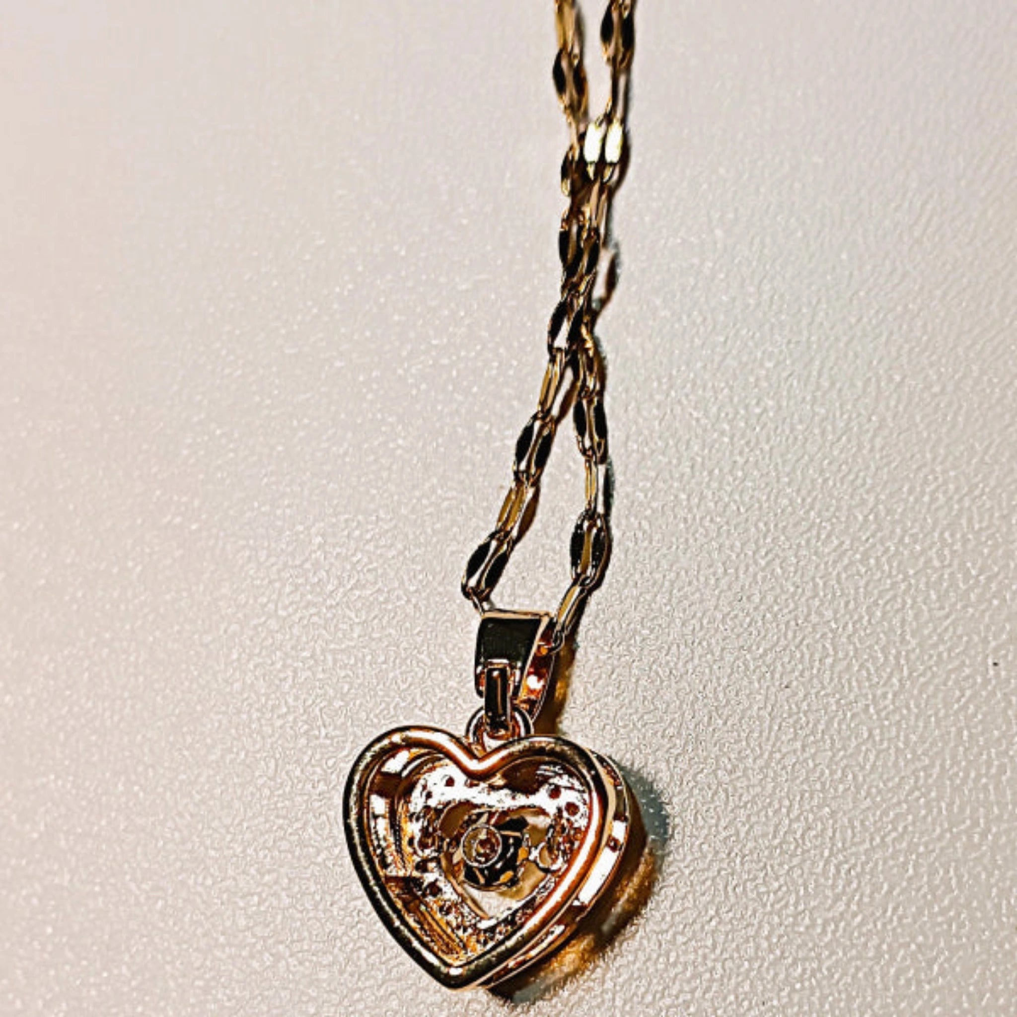 Collier "Cœur Scintillant d'Amour" – Acier Inoxydable & Zirconium