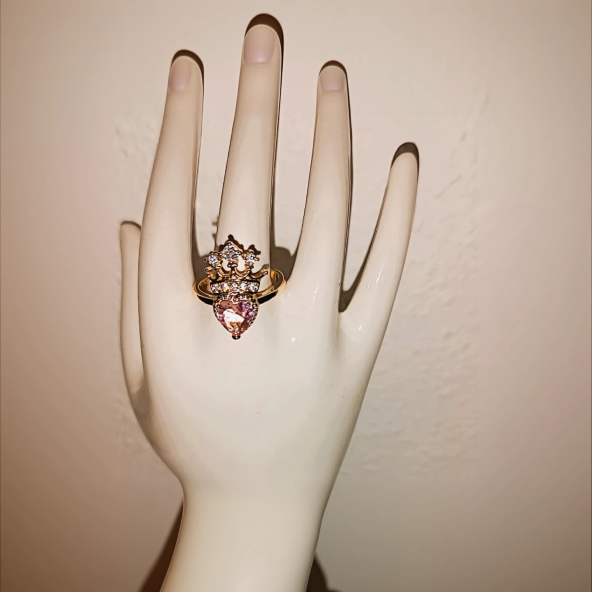 Bague "Reine de Cœur" – Cuivre Doré & Zirconium Rose