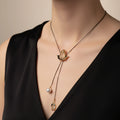 Sautoir "Tulipe de Nacre" - Collier Ajustable en métal Doré et Perle