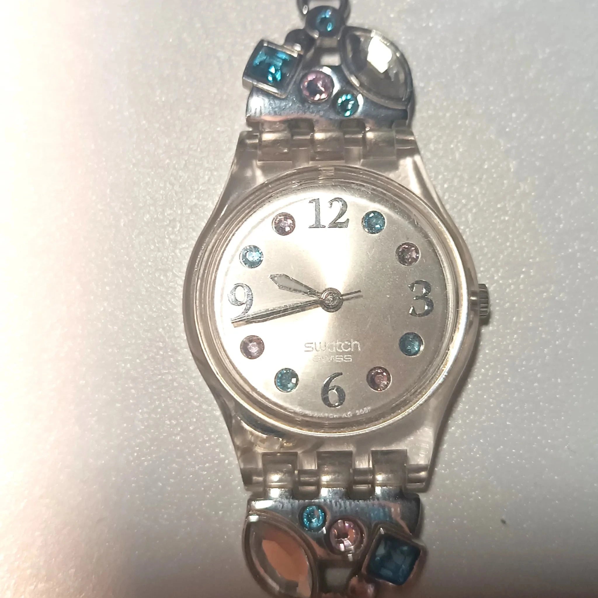 Montre Swatch Bijou "Full Bloom" - Vintage & Cristaux Multicolores