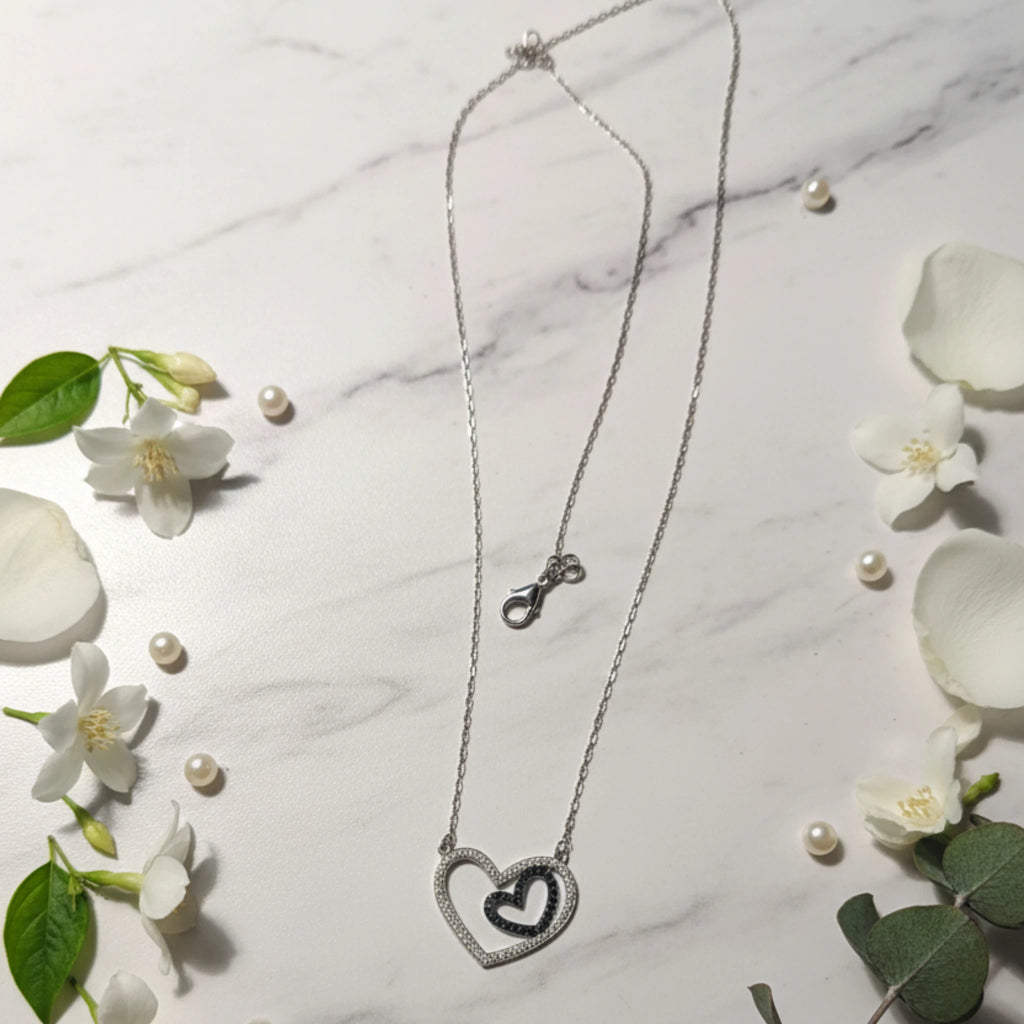 Collier "Cœurs Entrelacés" – Argent 925 & Cristaux Contrastés