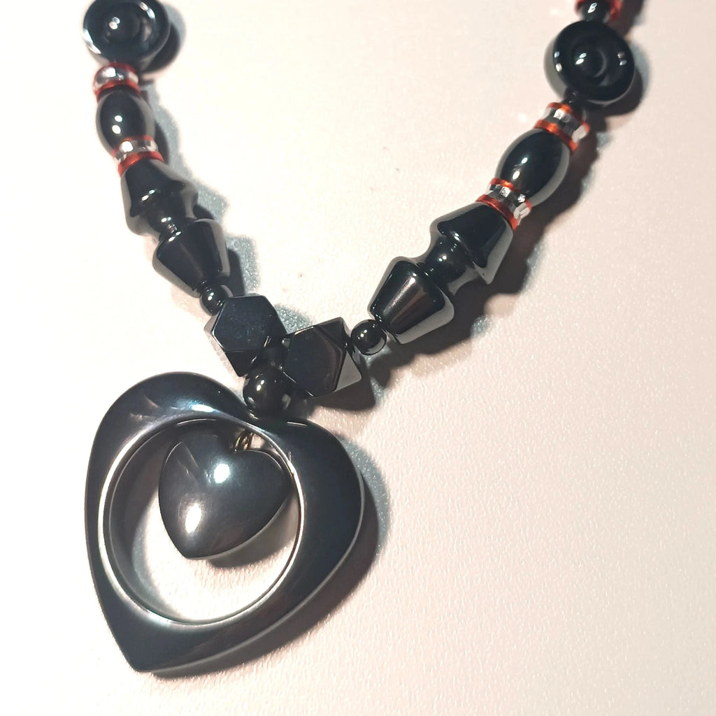 Collier "Énergie Magnétique" – Hématite Noire & Détails Cuivrés